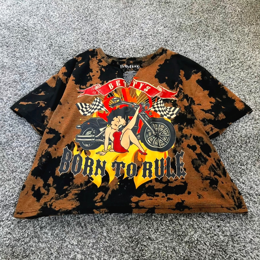Betty Boop "Born To Rule" Bleached Graphic Short Sleeve Moto Tee size Large EUC
